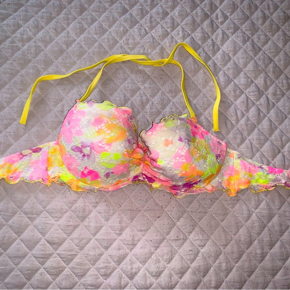 Victoria Secret Swim Top 36D